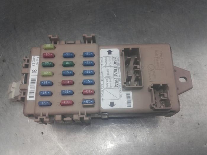 Fuse box from a Subaru Forester (SG) 2.0 16V X 2005