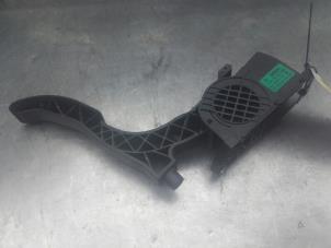 Used Accelerator pedal Skoda Fabia II Combi 1.4 TDI 80 Price on request offered by Akkie Stomphorst Autodemontage