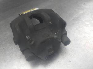 Used Front brake calliper, right BMW 3-Serie Price on request offered by Akkie Stomphorst Autodemontage