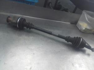 Used Front drive shaft, right Renault Kangoo Express (FC) 1.5 dCi 65 Price on request offered by Akkie Stomphorst Autodemontage