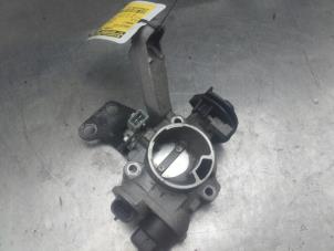Used Throttle body Renault Clio II (BB/CB) 1.2 Price on request offered by Akkie Stomphorst Autodemontage
