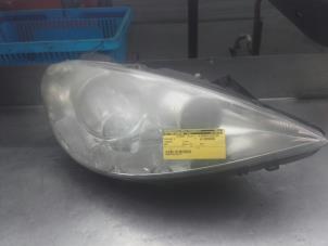 Used Headlight, right Peugeot 807 2.0 16V Price on request offered by Akkie Stomphorst Autodemontage
