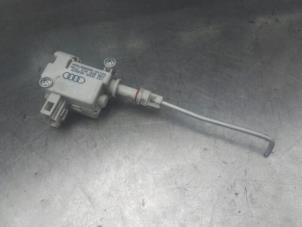 Used Tank flap lock motor Audi A2 (8Z0) 1.4 TDI Price on request offered by Akkie Stomphorst Autodemontage