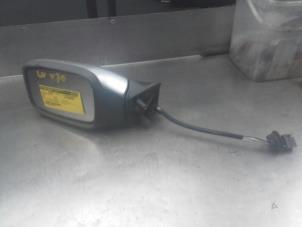 Used Wing mirror, left Volvo V70 (GW/LW/LZ) 2.5 10V Price on request offered by Akkie Stomphorst Autodemontage