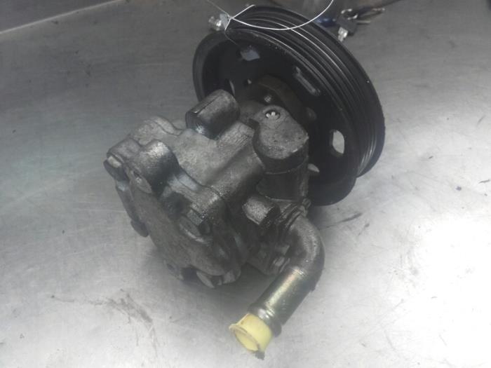 Power steering pump from a Seat Leon (1M1) 1.8 20V 2000