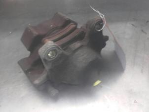Used Rear brake calliper, left Mercedes C Combi (S202) 2.2 C-220 CDI 16V Price on request offered by Akkie Stomphorst Autodemontage