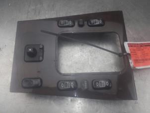 Used Electric window switch Mercedes C Combi (S202) 2.2 C-220 CDI 16V Price on request offered by Akkie Stomphorst Autodemontage