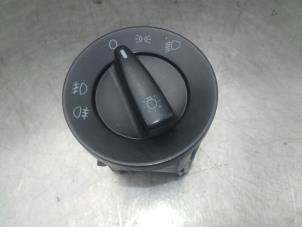 Gebrauchte Licht Schalter Skoda Fabia II (5J) 1.2i Preis auf Anfrage angeboten von Akkie Stomphorst Autodemontage