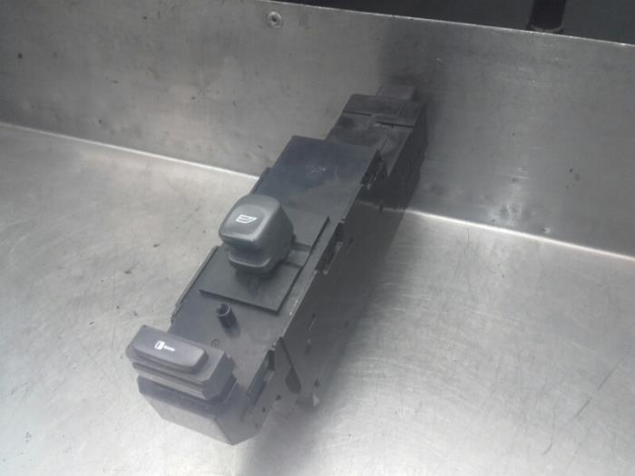 Electric window switch from a Volvo V70 (SW) 2.4 T 20V 2000