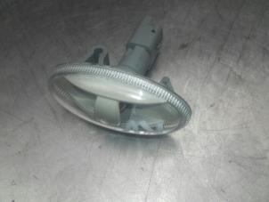 Used Front wing indicator, right Citroen C1 1.0 12V Price on request offered by Akkie Stomphorst Autodemontage