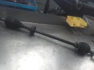 Used Front drive shaft, left Honda Civic Aerodeck (MB/MC) 1.5i VTEC-E II 16V Price on request offered by Akkie Stomphorst Autodemontage