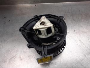 Used Heating and ventilation fan motor Mercedes C Combi (S202) 1.8 C180T 16V Price on request offered by Akkie Stomphorst Autodemontage