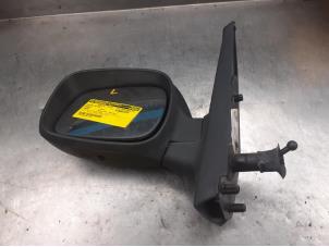 Used Wing mirror, left Renault Kangoo Express (FC) 1.5 dCi 68 Price on request offered by Akkie Stomphorst Autodemontage