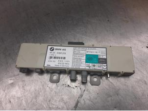Used Antenna Amplifier BMW 3 serie (E46/4) 320i 24V Price on request offered by Akkie Stomphorst Autodemontage