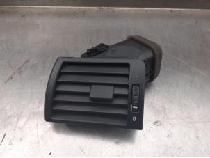 Used Dashboard vent BMW 3 serie (E46/4) 320i 24V Price on request offered by Akkie Stomphorst Autodemontage