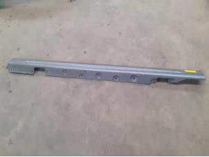 Used Side skirt, left BMW 3 serie (E46/4) 320i 24V Price on request offered by Akkie Stomphorst Autodemontage