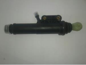 Used Clutch slave cylinder Mercedes Sprinter Price on request offered by Akkie Stomphorst Autodemontage