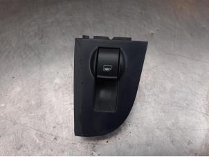 Used Electric window switch Audi A6 Price on request offered by Akkie Stomphorst Autodemontage