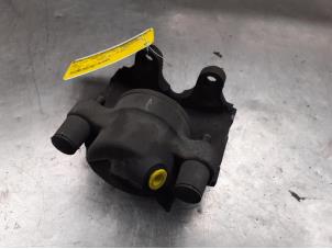 Used Front brake calliper, right BMW 3 serie (E46/4) 320i 24V Price on request offered by Akkie Stomphorst Autodemontage