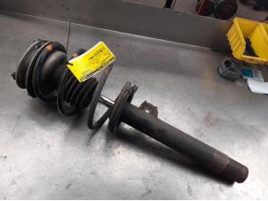Used Front shock absorber rod, left BMW 3 serie (E46/4) 320i 24V Price on request offered by Akkie Stomphorst Autodemontage