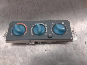 Usados Panel de control de calefacción Renault Twingo (C06) 1.2 Precio de solicitud ofrecido por Akkie Stomphorst Autodemontage