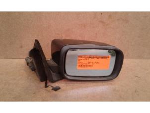 Used Wing mirror, right BMW 3 serie (E46/4) 320d 16V Price on request offered by Akkie Stomphorst Autodemontage