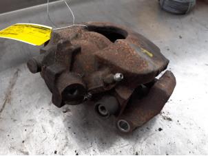 Used Front brake calliper, right Renault Scénic II (JM) 1.6 16V Price on request offered by Akkie Stomphorst Autodemontage