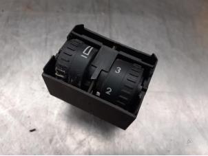 Used AIH headlight switch Volkswagen Caddy III (2KA,2KH,2CA,2CH) 1.6 TDI 16V Price on request offered by Akkie Stomphorst Autodemontage