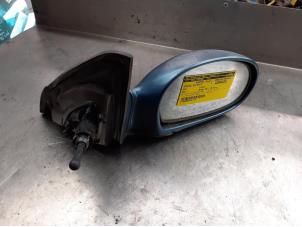 Used Wing mirror, right Kia Rio (DC22/24) 1.5 RS,LS 16V Price on request offered by Akkie Stomphorst Autodemontage