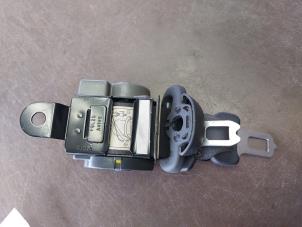 Used Rear seatbelt, centre Chevrolet Kalos (SF48) 1.2 Price on request offered by Akkie Stomphorst Autodemontage
