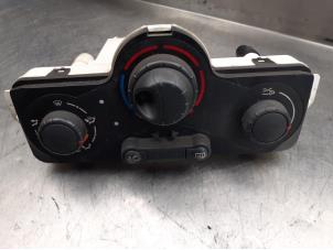 Used Heater control panel Renault Clio III (BR/CR) 1.4 16V Price on request offered by Akkie Stomphorst Autodemontage