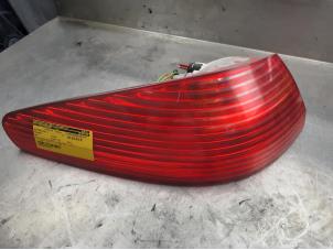 Used Taillight, left Peugeot 607 (9D/U) 2.2 16V Price on request offered by Akkie Stomphorst Autodemontage