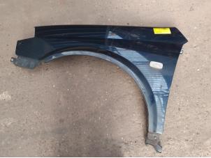 Used Front wing, left Nissan Primera (P12) 1.9 dCi Price on request offered by Akkie Stomphorst Autodemontage