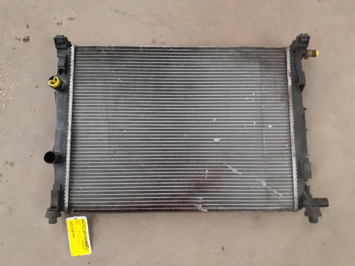 Radiator from a Renault Scénic II (JM) 1.5 dCi 105 2006