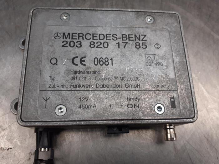 Wzmacniacz anteny z Mercedes-Benz CLK (W208) 2.3 230K Evo 16V 2003