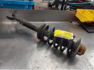 Used Front shock absorber rod, right Volkswagen Passat Variant (3B6) 1.9 TDI 130 Price on request offered by Akkie Stomphorst Autodemontage