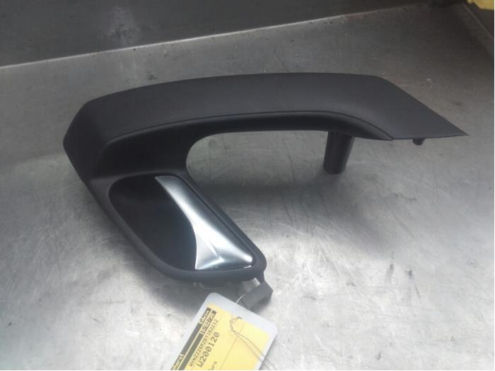 Handle from a Volkswagen Polo V (6R) 1.2 TDI 12V BlueMotion 2011