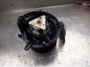 Used Heating and ventilation fan motor Mercedes CLK (W208) 2.3 230K Evo 16V Price on request offered by Akkie Stomphorst Autodemontage