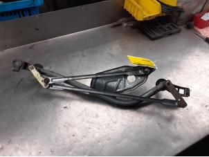 Used Wiper mechanism Nissan Almera (N16) 1.8 16V Price on request offered by Akkie Stomphorst Autodemontage