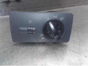 Used Light switch Skoda Fabia (6Y2) 1.4i 16V Price on request offered by Akkie Stomphorst Autodemontage