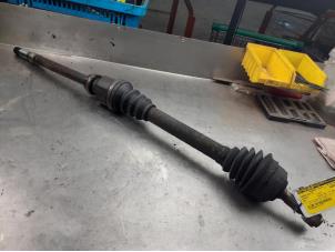 Used Front drive shaft, right Peugeot 206 SW (2E/K) 1.4 Price on request offered by Akkie Stomphorst Autodemontage