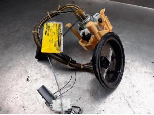 Usados Bomba eléctrica de combustible BMW 7-Serie Precio € 40,00 Norma de margen ofrecido por Akkie Stomphorst Autodemontage