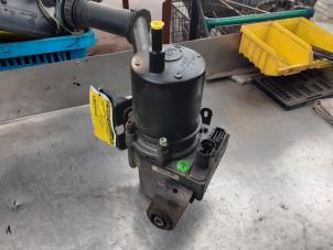 Used Power steering pump Citroen C4 Berline (LC) 1.4 16V Price on request offered by Akkie Stomphorst Autodemontage