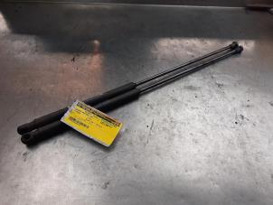 Used Set of tailgate gas struts Citroen C4 Berline (LC) 1.4 16V Price on request offered by Akkie Stomphorst Autodemontage