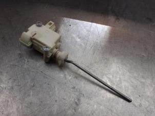 Used Tank flap lock motor Volkswagen Polo Price on request offered by Akkie Stomphorst Autodemontage