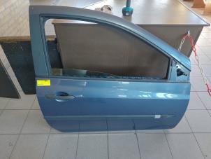 Used Door 2-door, right Renault Clio III (BR/CR) 1.5 dCi 85 Price € 100,00 Margin scheme offered by Akkie Stomphorst Autodemontage