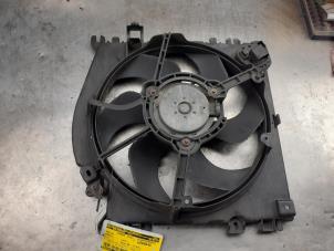 Used Cooling fans Renault Clio III (BR/CR) 1.5 dCi 85 Price on request offered by Akkie Stomphorst Autodemontage