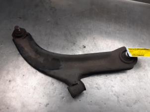 Used Front wishbone, right Renault Clio III (BR/CR) 1.5 dCi 85 Price on request offered by Akkie Stomphorst Autodemontage