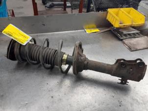 Used Front shock absorber rod, left Toyota Yaris (P1) 1.3 16V VVT-i Price on request offered by Akkie Stomphorst Autodemontage