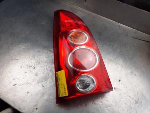 Używane Tylne swiatlo pozycyjne lewe Mazda Premacy 1.8 16V Cena na żądanie oferowane przez Akkie Stomphorst Autodemontage